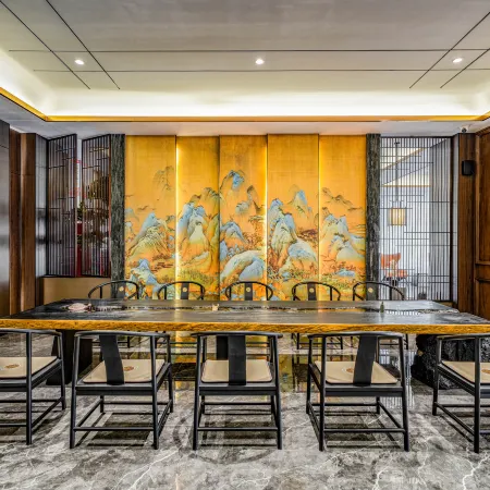 Dingbian Tianbao Hotel
