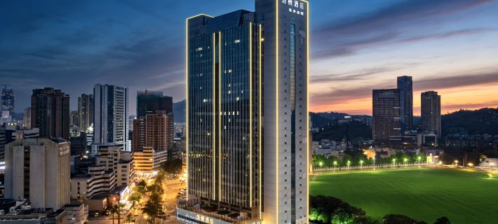 Zhuhai Luoxi Hotel (Lovers Road Seaside Swimming Pool) Отели в г. Чжухай
