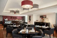 Towers Rotana - bar