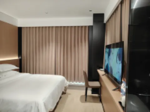 Zhongfu Riverview Hotel