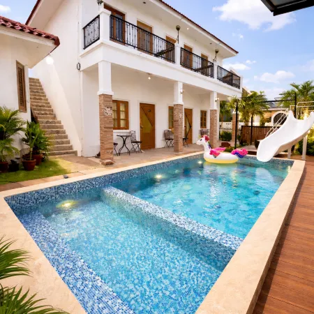 Chawee Pool Villa