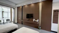 Lakefront Homestay
