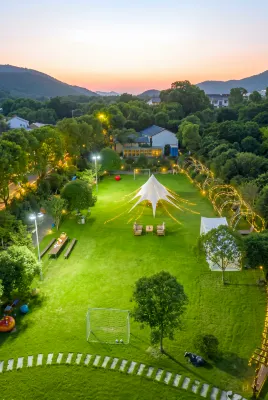 Cherry Hotel فنادق في 