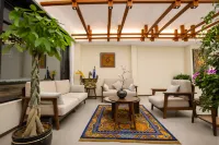 Zangjingge Oxygen-Supplied Homestay (Shangri-La Ganden Sumtseling Monastery) - parking