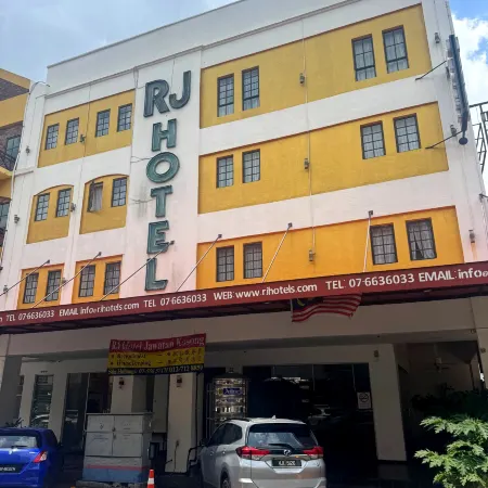 RJ Hotel Kulai Отели рядом с достопримечательностью «Аутлет-центр Johor Premium Outlets»