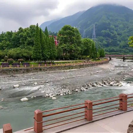 Yingxiu Cloud & Moon Guesthouse