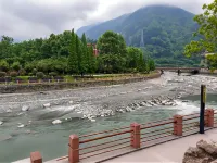 Yingxiu Cloud & Moon Guesthouse - Inns