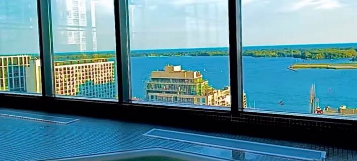 Toronto CityPlace Condo near Waterfront & CN Tower Hotéis em Toronto