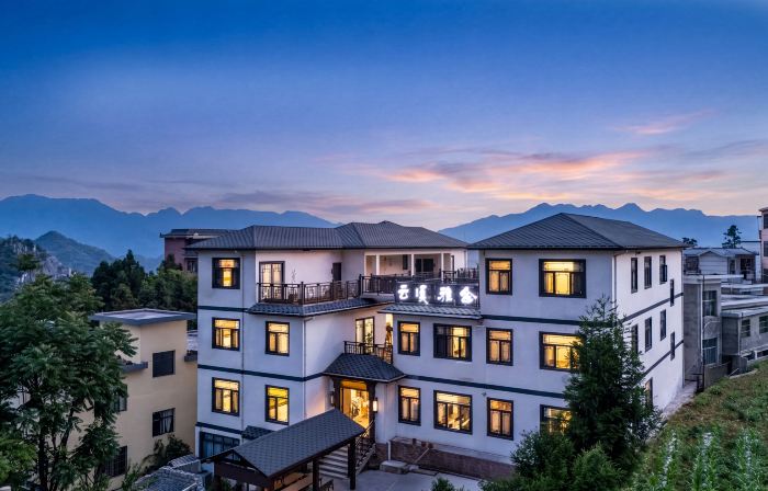 Panzhou Wumeng Grand Prairie Yunxi Yashe Homestay