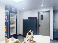 Longmen Kezan Hostel (Dongmen Old Street Huangbeiling Subway Station)