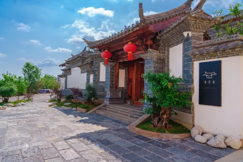 Jianshui Zuoyunju Homestay - Bergblick