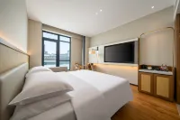 Rezen Retreat Hotel - Altay Swan Lake Park - ที่มีสปา
