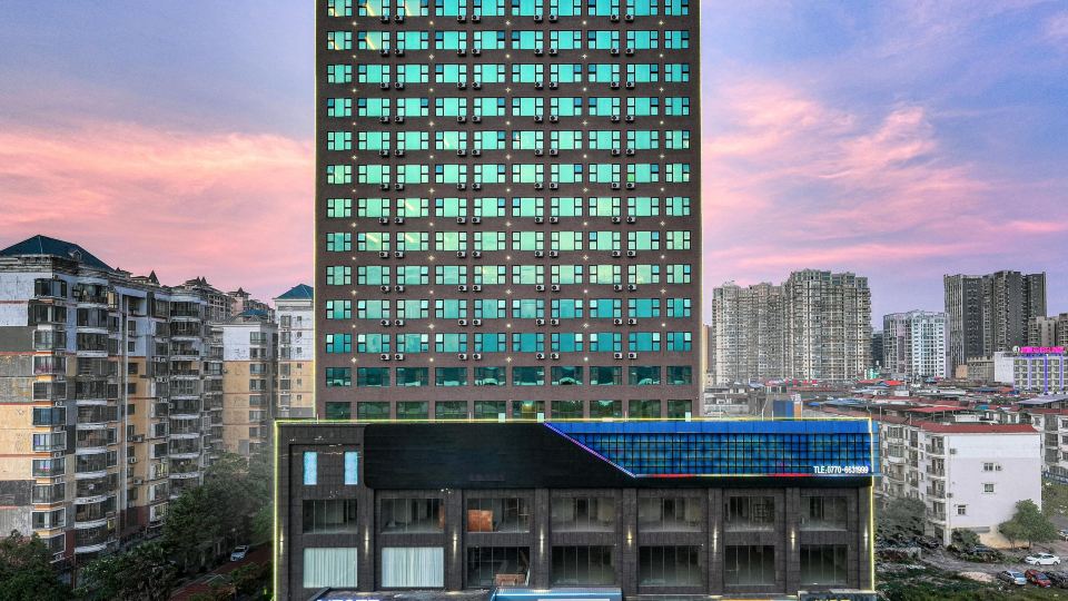 Yeste International Hotel (Fangchenggang Taohuawan Square)
