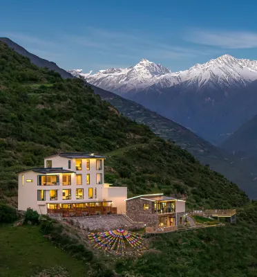 Endless Summer · Cloud Private Hot Spring Homestay（Siguniang Mountain）