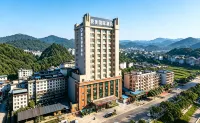 Qianmei International Hotel (Shaoguan Nanxiong Covered Bridge) - parking
