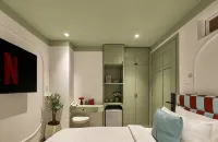 Elm Riverside Hotel - balcón