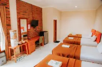 Saung Dolken Syariah Resort & Hotel - parking