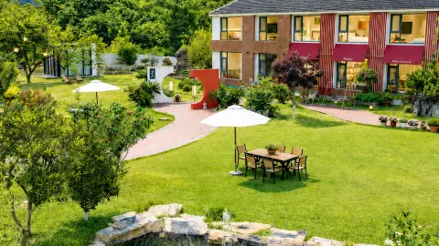 Yixing Oasis Waterfront Garden Homestay in Yixing