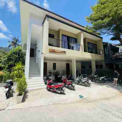 Hillside Haven Luxury Room Hotel Exterior