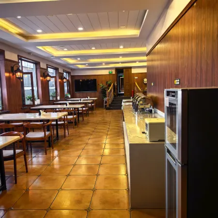 Huayi Select Hotel (Jianchang Central Market)