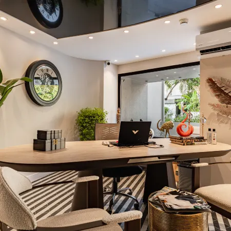 Looks Prive Suites