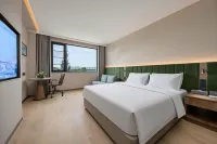 Tingyi · Lakeside Garden Hotel (Kaifeng Qingming Riverside Landscape Garden Wansui Mountain Branch) - 4성급