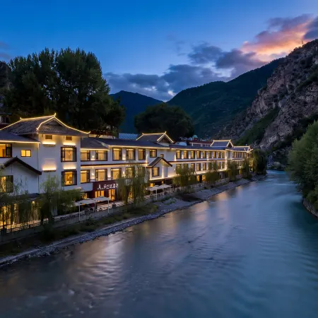 Duolanda Hotel Jiuzhaigou Tourist Center Bianbian Street