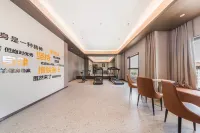Lecheng E-sports Homestay (Qingzhen Junyue International) - Pysäköinti