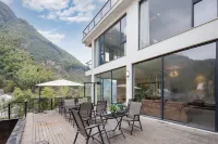 Yunqi Longshan Hostel Hotels near Shenxi Rock Wave