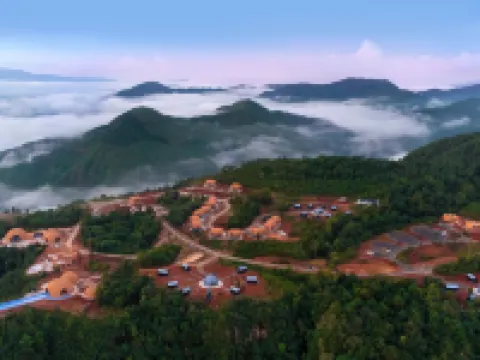 Xikang Wellness & Resort Jinggu Baima Mountain Hotels in Jinggu