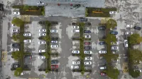 Tianji Hotel - parking