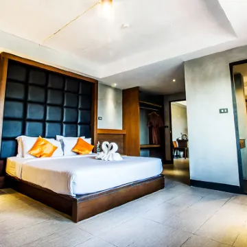 B2 Lampang City Boutique & Budget Hotel Hotels near Wat Sri Chum
