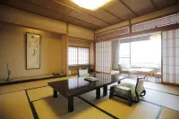 Hatori Hotels near Kutaniyaki Art Museum