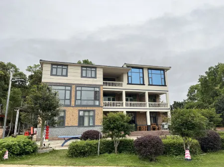 Dongyuan Wanlv Nanhuwan Homestay (Wanlvhu Branch) Отели в г. Дунюань