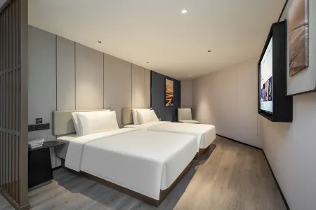 Nanchang Bayi Square Provincial TV Station Atour Hotel