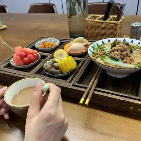 Lucy Hotel (Chongzhou Government Central Plaza)
