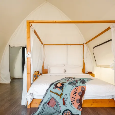 Nashan Nashui Freeland Wild Luxury Camp