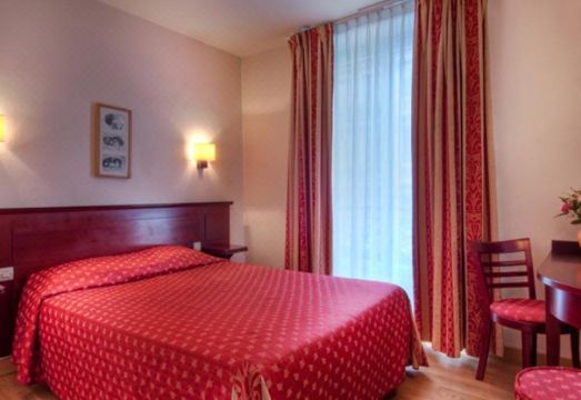 호텔 드 파리 모브주 외관