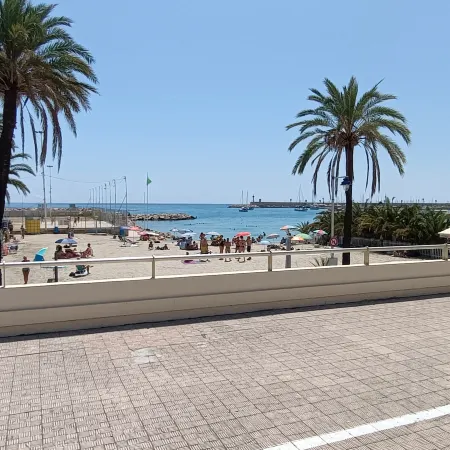Casa Bella Vita - Beachfront studio apartment