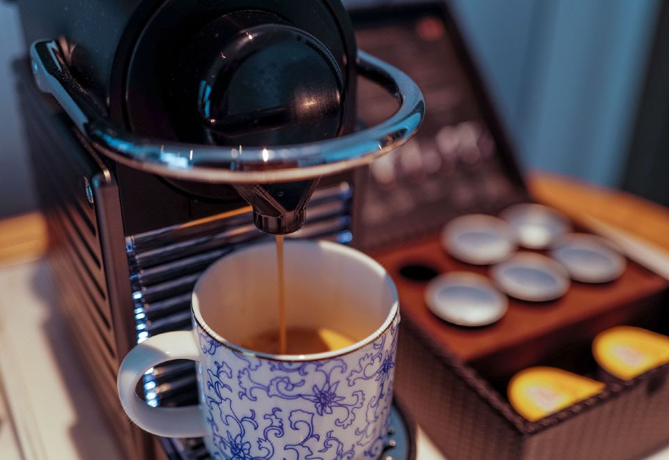 1. 충칭 리쓰루이 ..