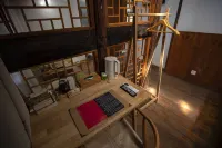 Dashundian Hanging House Hostel - Parvekkeita