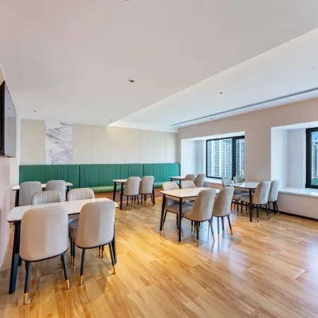 Zibo Qifeng Hotel (Ceramic Glass Pavilion Muyang Village Barbecue Shop)