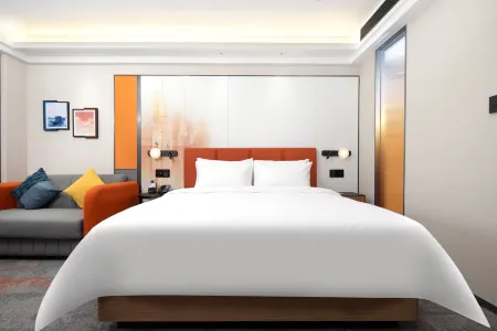 Hampton by Hilton Jiaxing Canal Отели рядом с достопримечательностью «Jiaxing University (North Campus)»