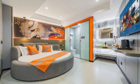 1. 항저우 쥐스 호..