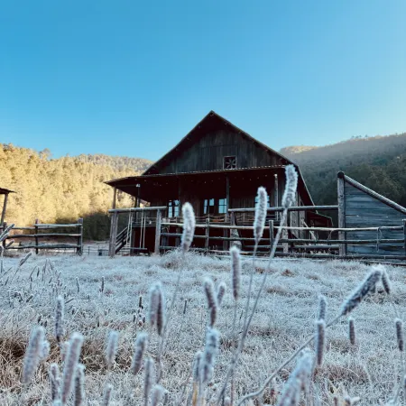 Thirteen Degree Wind Four Seasons Tent Camp