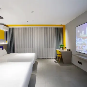 7Days Inn Hotel (Qujing Luliang Totem Center North Gate Street)