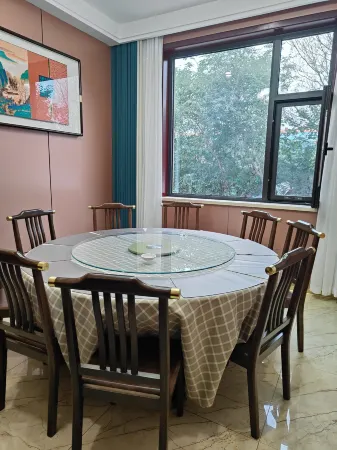 CHANGHE HOLIDAY INN Отели рядом с достопримечательностью «Yuncheng Finance and Economics School»