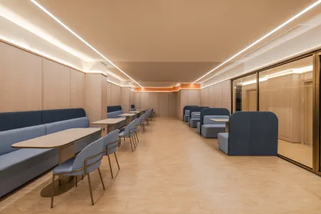 HanTing Hotel (Hengdian Film City Pedestrian Street)