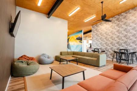 Haka House Rotorua Отели в г. Роторуа