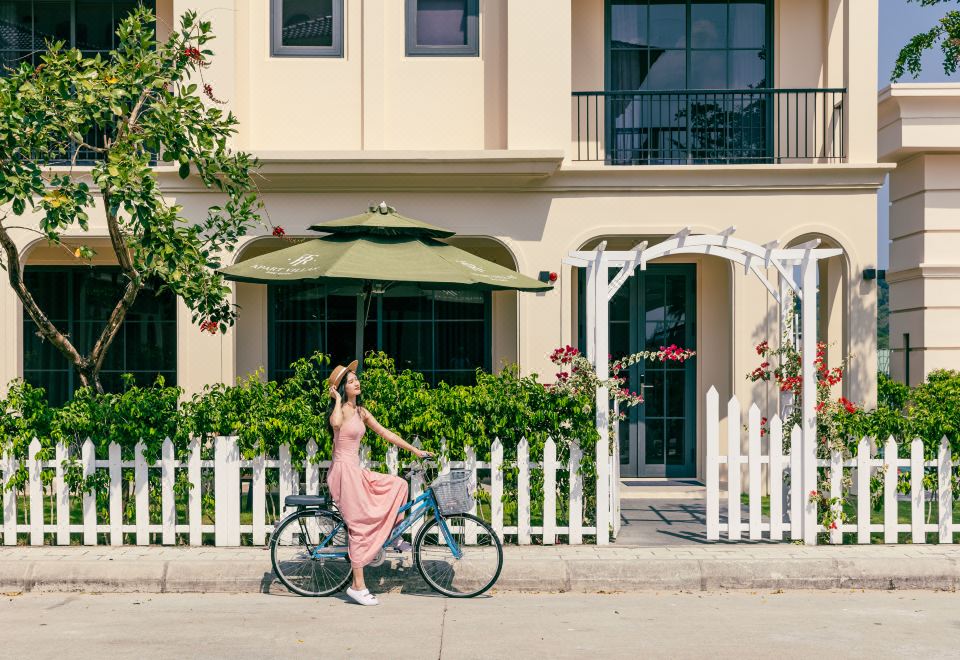 1. 더 레지던스 리..